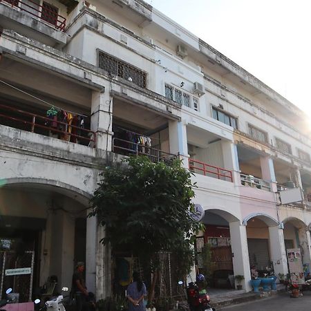 Oyo 778 21 Poshtel Hotel Phuket Exterior photo